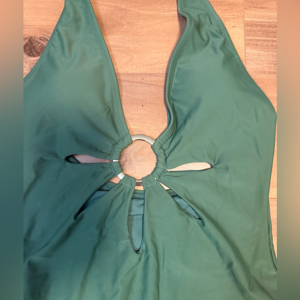 Cupshe Halter Flower Cutout One Piece Swimsuit - Picture 4 of 7